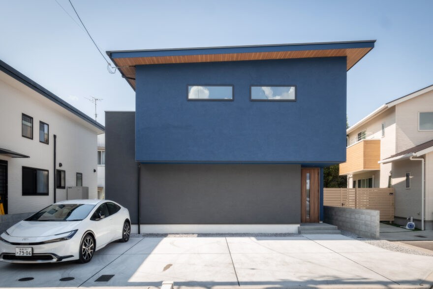 キッチンが映えるウォールナットの家｜砥部町｜注文住宅