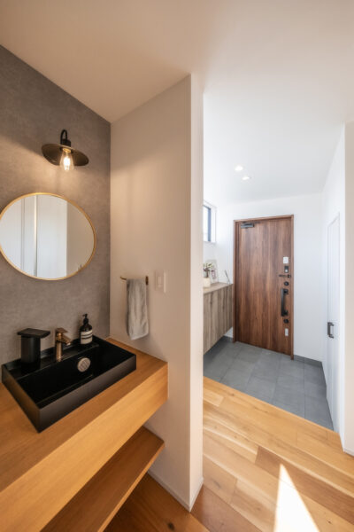 木と光が心地よい、広がりのある住まい｜松山市｜注文住宅4