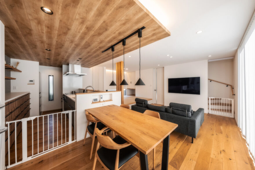 木と光が心地よい、広がりのある住まい｜松山市｜注文住宅7