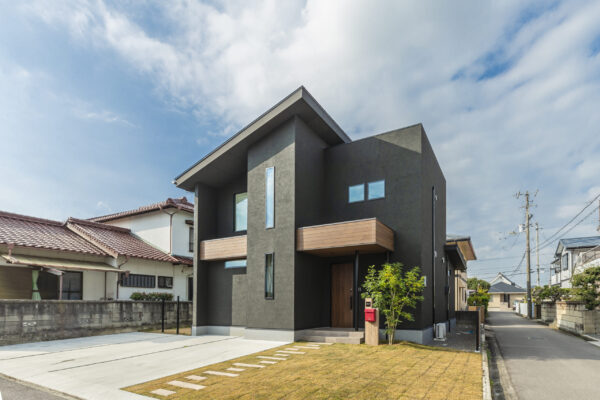 こだわりカラーの塗り壁 BEシステムのお家｜新居浜市｜注文住宅