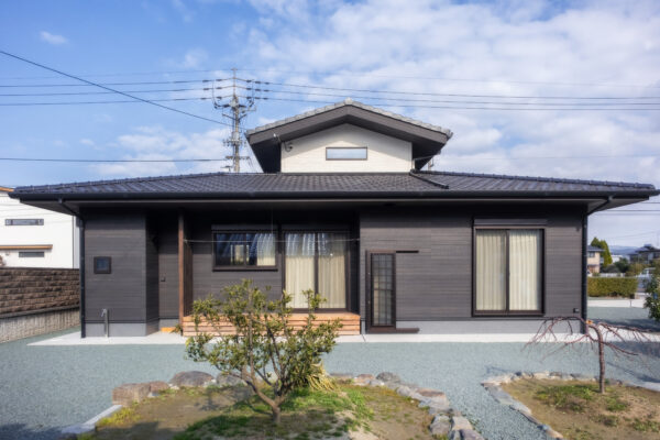 木の温もりを感じる平屋