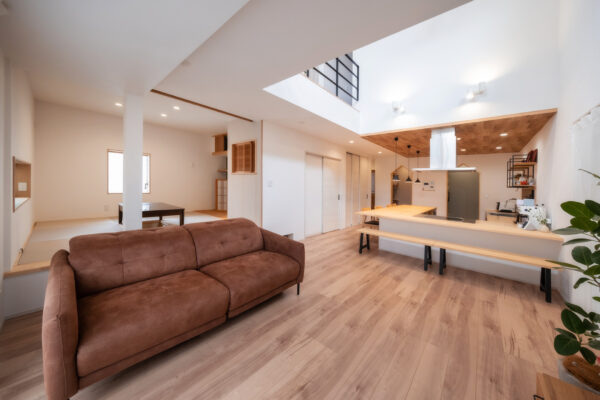 光あふれるLDKで、家事も子育ても楽しく