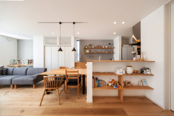 見せない工夫が、日常にゆとりをもたらす家